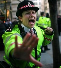 القبض على نساء بتهمة الإرهاب في بريطانيا