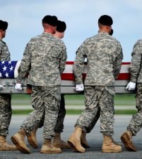 طالبان تتبنى مقتل 3 جنود امريكيين في افغانستان