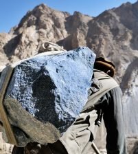 احتياطي معادن افغانستان سبب بقاء امريكا