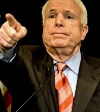 ماكين : زيادة قوة مكافحة الإرهاب في افغانستان