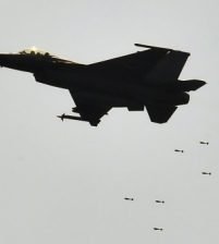 امريكا اسقطت اكثر من 2000 قنبلة على افغانستان