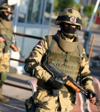 مصر : الحداد العام والرد على الإرهاب بقوة غاشمة