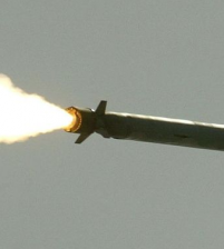 اليمن تضرب محطة النووي في الأمارات بصاروخ