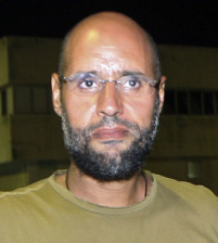 القذافي يعود الى حكم الرئاسة في ليبيا