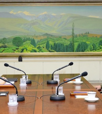 محادثات بين كوريا الشمالية و الجنوبية في قرية الهدنة