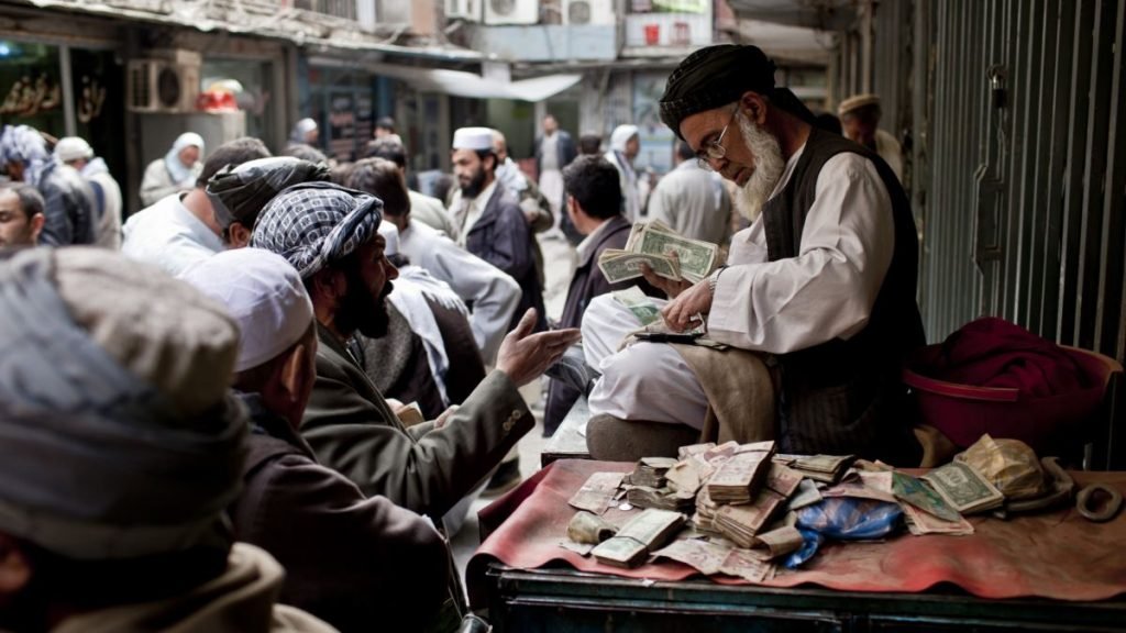 کاهش چشمگیر رشد اقتصادی در افغانستان